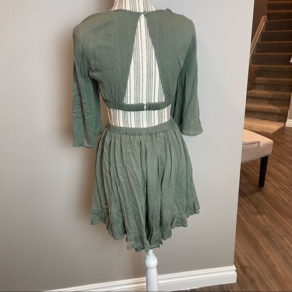 Illa Illa Green Cutout Romper Small - Picture 5 of 5